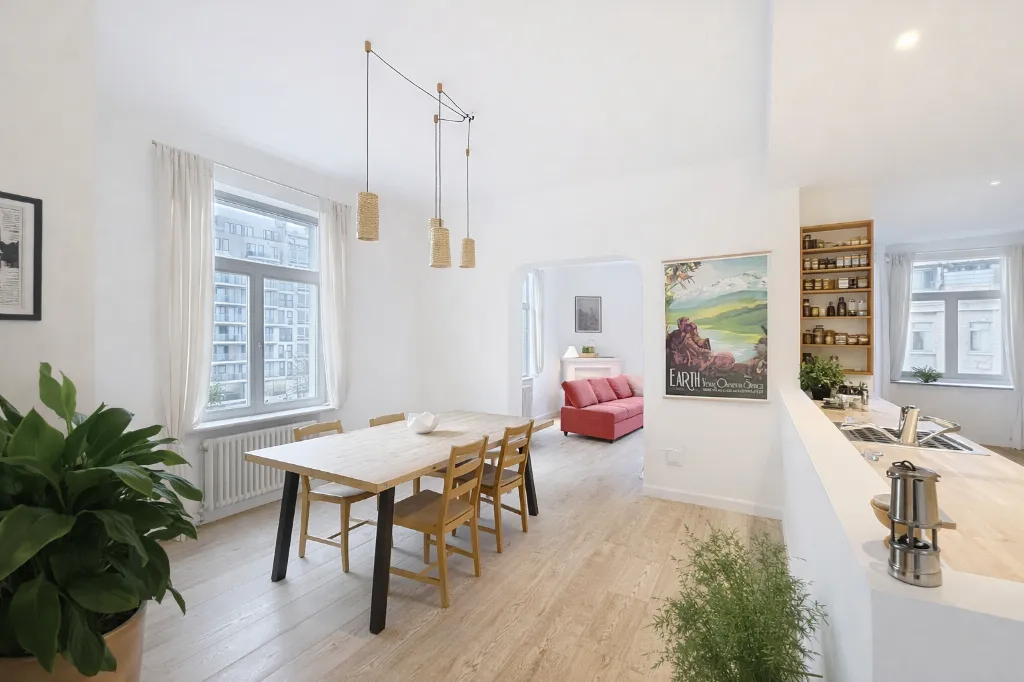 Firefly_gpt-image_nettoyer et ranger la pièce pour la rendre présentable pour une annonce immobilière 856868.webp