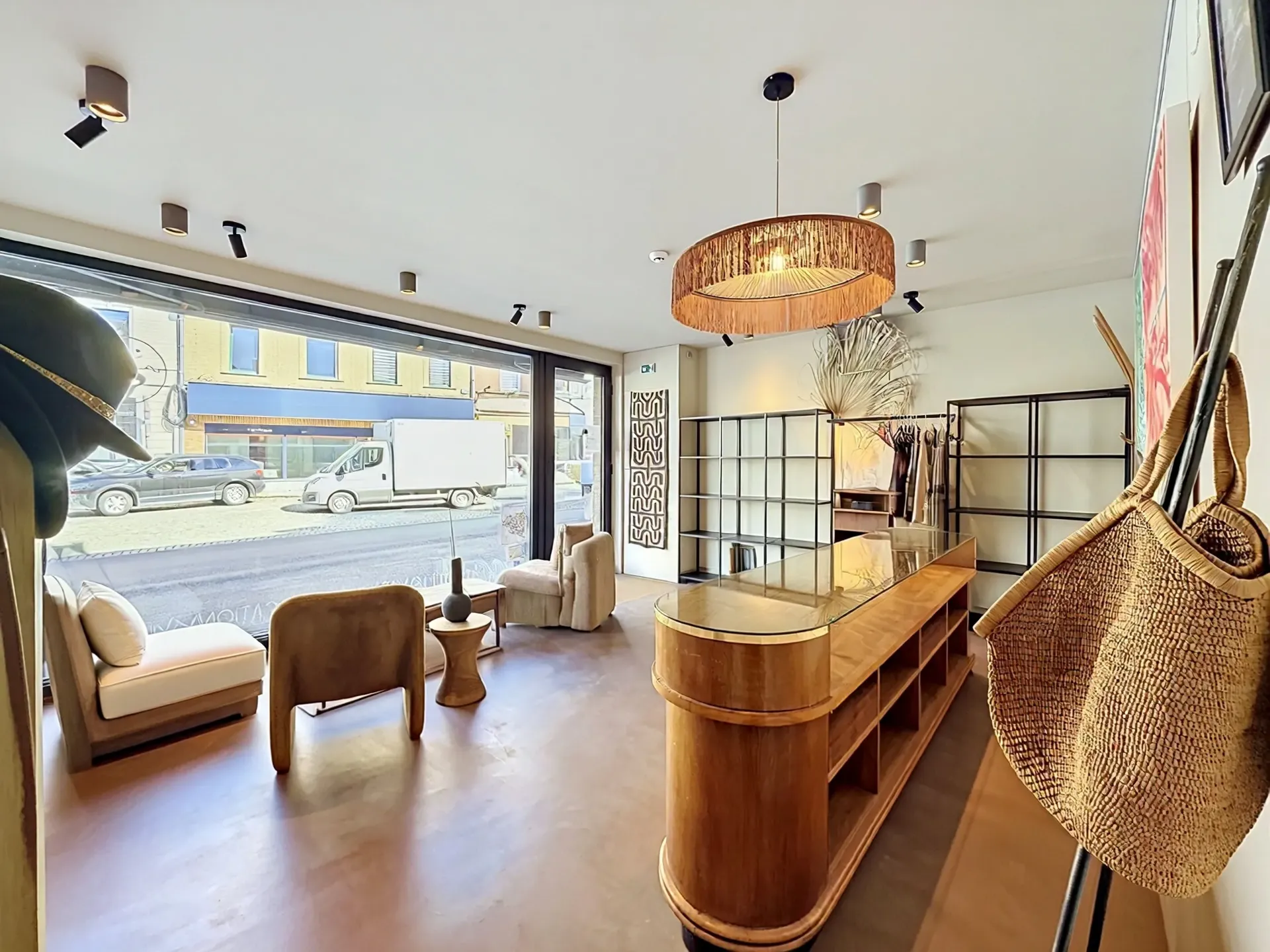 Braine-l'Alleud : REZ commercial 85m² + vitrine