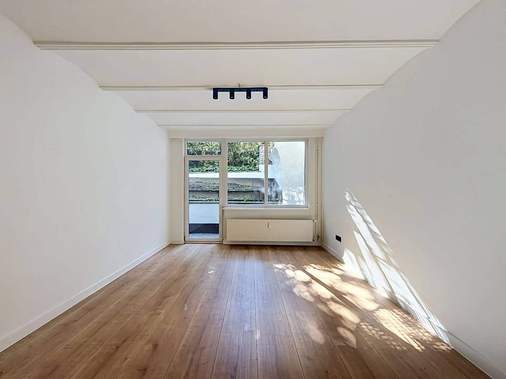 Stéphanie : Apartment 1BR + office